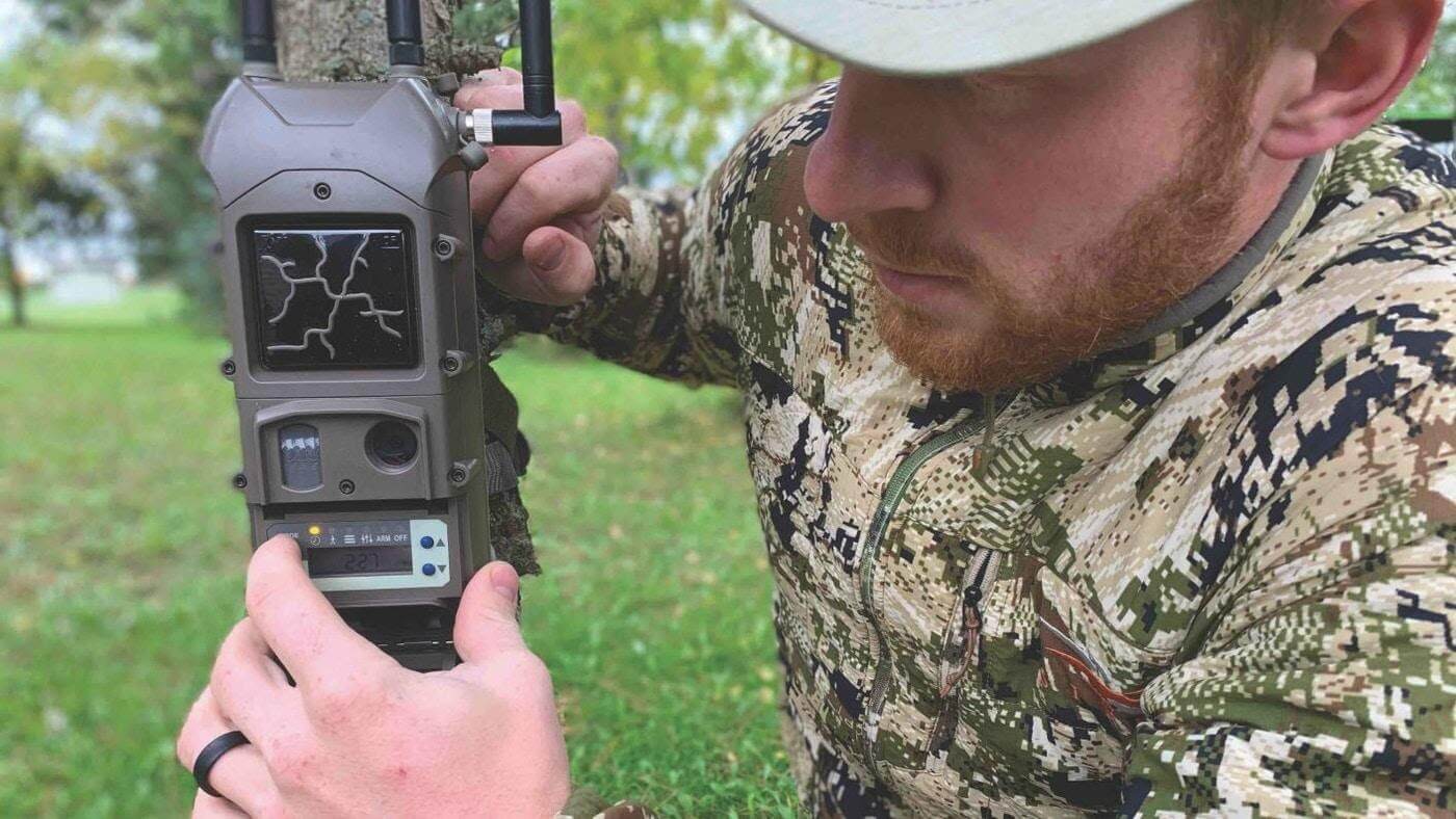 How Does A Cellular Trail Camera Work?