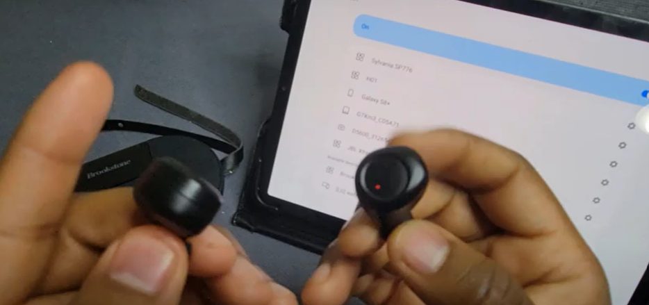 earbuds bluetooth pairing mode