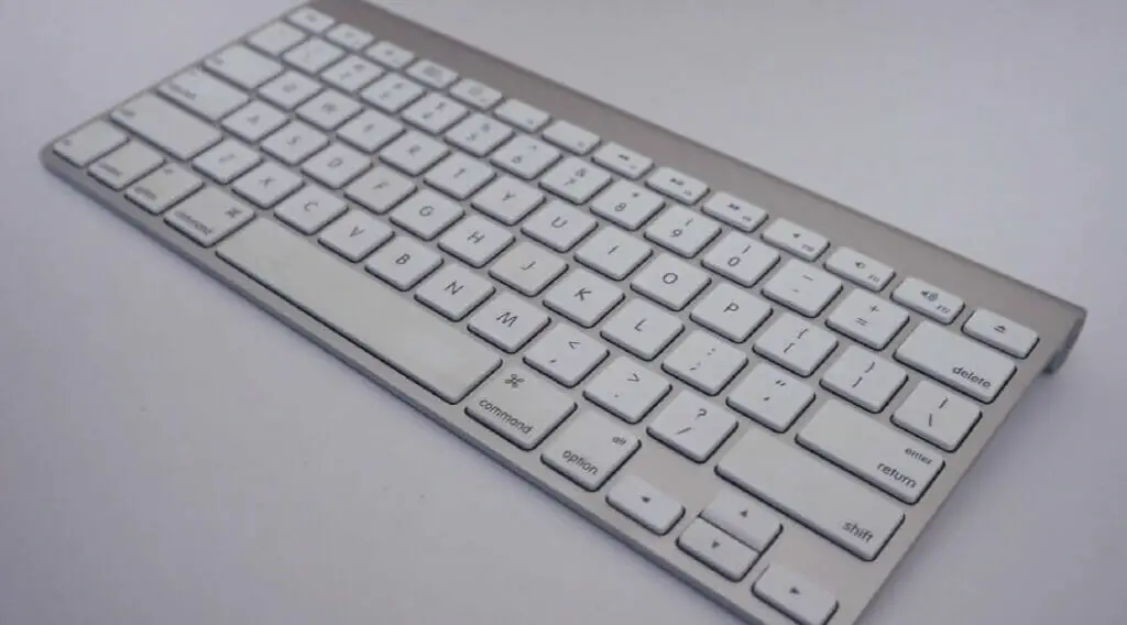 apple's wireless keyboard