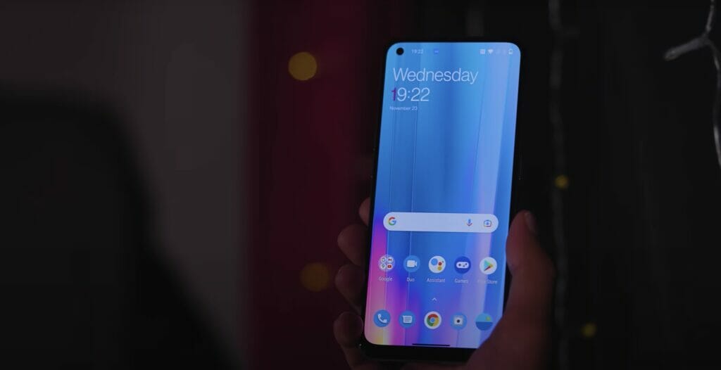 hand holding up an android phone