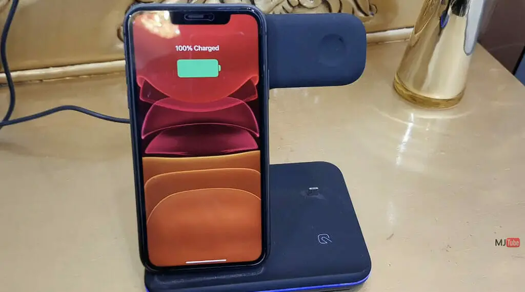 Qi Standard charging an iphone 11