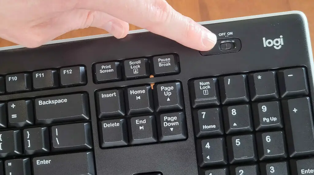 turning on the logitech keyboard