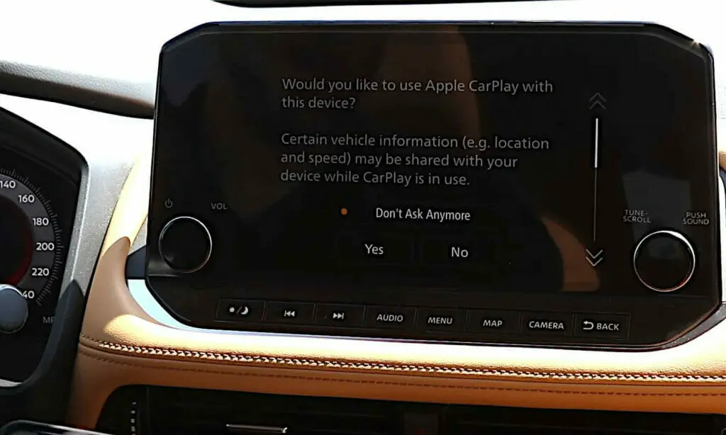 CarPlay prompt message to use displayed