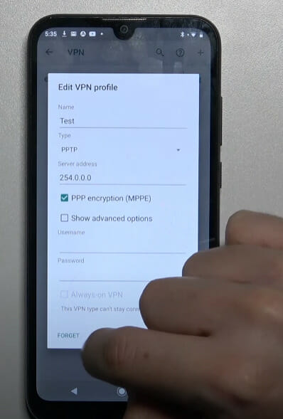 A person choosing PPP encryption for VPN profile setting